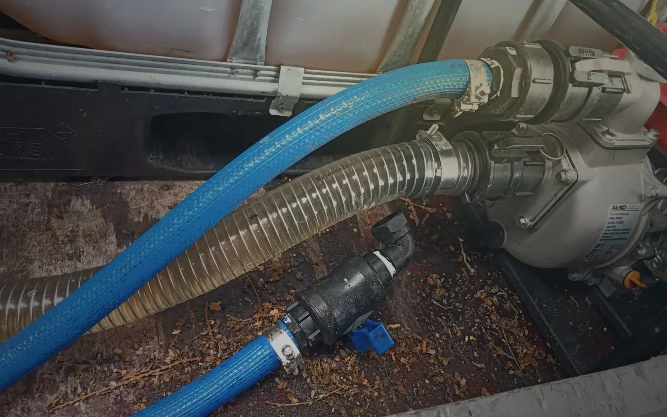 Syrup pump equipment and hose connections for controlled transfer